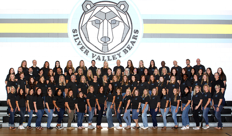 2021-2022 Teachers & Staff team photo